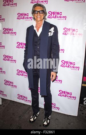 New York, NY, USA. 27. Sep, 2015. Tommy Tune im Ankunftsbereich für Frühlings Erwachen Premiere am Broadway, Brooks Atkinson Theatre, New York, NY 27. September 2015. Bildnachweis: Steven Ferdman/Everett Collection/Alamy Live-Nachrichten Stockfoto