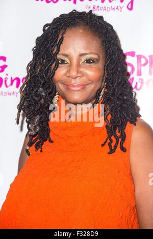 New York, NY, USA. 27. Sep, 2015. Tonya Pinkins im Ankunftsbereich für Frühlings Erwachen Premiere am Broadway, Brooks Atkinson Theatre, New York, NY 27. September 2015. Bildnachweis: Steven Ferdman/Everett Collection/Alamy Live-Nachrichten Stockfoto