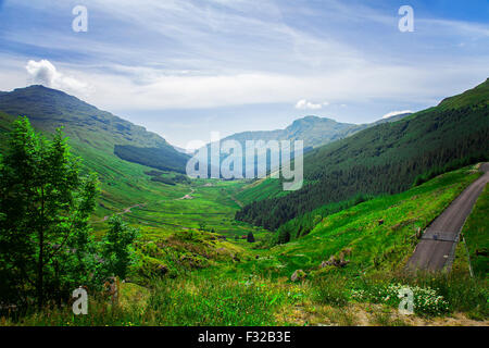 Bild der hügeligen Landschaft der schottischen Highlands. Stockfoto