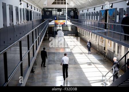 US-Präsident Barack Obama tourt die El Reno Federal Correctional Institution 16. Juli 2015 in El Reno, Oklahoma. Obama Reise war der erste Besuch von Präsident sitzenden zu einem Bundesgefängnis. Stockfoto