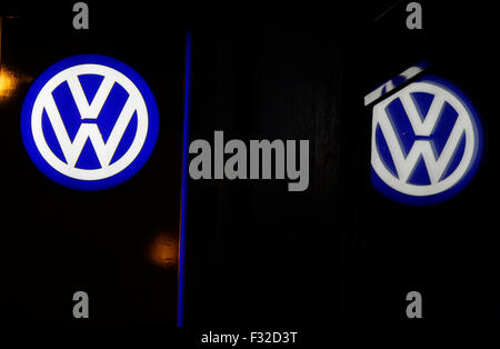 Markenname: "VW - Volkswagen", Berlin. Stockfoto