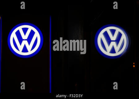 Markenname: "VW - Volkswagen", Berlin. Stockfoto