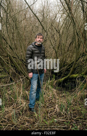 Mann im Wald Stockfoto