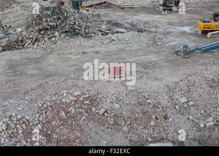 Heavy-Duty Fahrzeuge Baumaschinen auf der London Docks Bau Baustelle, Wapping London Stockfoto