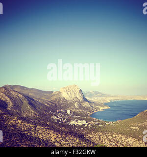 Berge und Meer bei Sonnenuntergang. Crimea Landschaft. Natur-Hintergrund Stockfoto