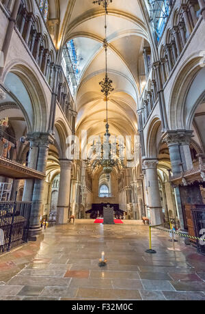 Kerze, die Kennzeichnung der Website des Heiligtums von Thomas ein Becket, Trinity Chapel, die Kathedrale von Canterbury, Canterbury, Kent, England, UK Stockfoto