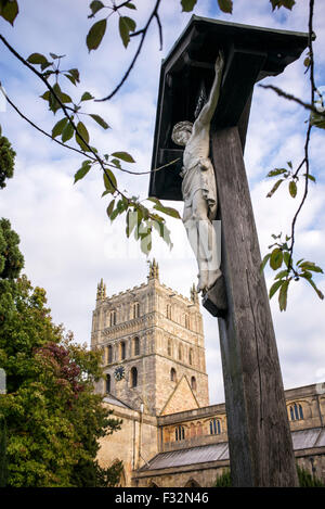 Christus am Kreuz in Tewkesbury Abbey, Gloucestershire, England Stockfoto