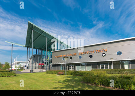 GRONINGEN, Niederlande - 22. August 2015: Willem-Alexander Sport Center außen von der Universität Groningen. Stockfoto