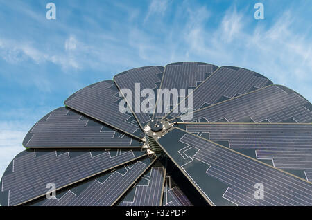 GRONINGEN, Niederlande - 22. August 2015: Smart Blume faltbare Solarkollektor im Bereich Universität Groningen. Der smart flow Stockfoto