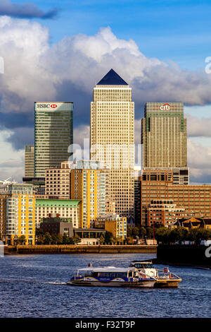 Die Themse und Canary Wharf, London, UK Stockfoto