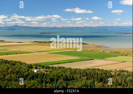 Herrlichen Ausblick auf den St.-Lorenz-Strom entnommen der Cabouron Trail, in der Region von Kamouraska, Provinz Quebec. Stockfoto