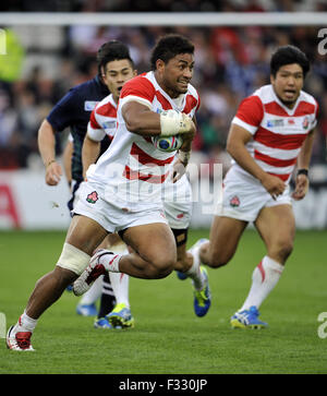 Gloucester, Großbritannien. 23. Sep, 2015. GLOUCESTER, Großbritannien - 23 SEPTEMBER: Japans Amanaki Mafi in Aktion während der Rugby World Cup 2015 findet am Kingsholm in Gloucester, Großbritannien. Bildnachweis: Andrew Patron/Zuma Draht © Andrew Patron/ZUMA Draht/Alamy Live-Nachrichten Stockfoto