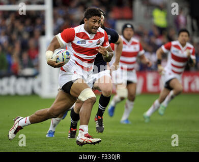 Gloucester, Großbritannien. 23. Sep, 2015. GLOUCESTER, Großbritannien - 23 SEPTEMBER: Japans Amanaki Mafi in Aktion während der Rugby World Cup 2015 findet am Kingsholm in Gloucester, Großbritannien. Bildnachweis: Andrew Patron/Zuma Draht © Andrew Patron/ZUMA Draht/Alamy Live-Nachrichten Stockfoto