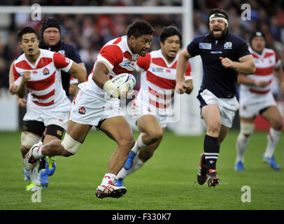 Gloucester, Großbritannien. 23. Sep, 2015. GLOUCESTER, Großbritannien - 23 SEPTEMBER: Japans Amanaki Mafi in Aktion während der Rugby World Cup 2015 findet am Kingsholm in Gloucester, Großbritannien. Bildnachweis: Andrew Patron/Zuma Draht © Andrew Patron/ZUMA Draht/Alamy Live-Nachrichten Stockfoto