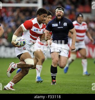 Gloucester, Großbritannien. 23. Sep, 2015. GLOUCESTER, Großbritannien - 23 SEPTEMBER: Japans Amanaki Mafi in Aktion während der Rugby World Cup 2015 findet am Kingsholm in Gloucester, Großbritannien. Bildnachweis: Andrew Patron/Zuma Draht © Andrew Patron/ZUMA Draht/Alamy Live-Nachrichten Stockfoto