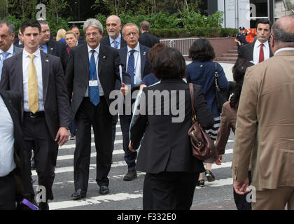 New York City, USA. 28. Sep, 2015. Candid Fotos der italienische Außenminister Paolo Gentiloni am ersten Tag der Generaldebatte der UNO Generalversammlung (UNGA) 70. Sitzung (UN70) heute in New York City. Bildnachweis: Luiz Rampelotto/Pacific Press/Alamy Live-Nachrichten Stockfoto