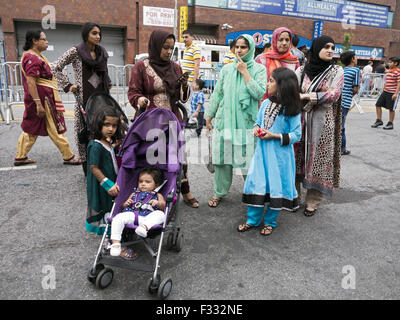 Pakistanischen Unabhängigkeitstag Street fair und in kleinen Pakistan im Abschnitt Erfolges von Brooklyn, NY, Festival 2013. Stockfoto