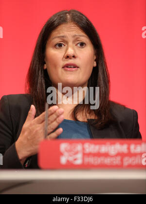 Brighton, UK. 29. September 2015. Lisa Nandy Mp Schatten Secretary Of State For Energy & Klimawandel Labour Party Konferenz 2015 Brighton Centre, Brighton, England 29. September 2015 befasst sich mit der Labour Party Conference 2015 im Brighton Centre, Brighton, England-Credit: Allstar Bild Bibliothek/Alamy Live-Nachrichten Stockfoto