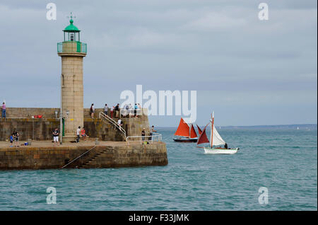 Alten Segelregatta, Jetée de Penthièvre, Binic Hafen in der Nähe von Saint-Brieuc, Côtes-d ' Armor, Bretagne, Bretagne, Frankreich Stockfoto