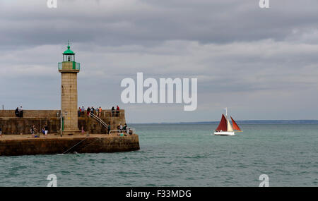 Alten Segeln Regatta, Rigel Cotre, Jetée de Penthièvre, Binic Hafen in der Nähe von Saint-Brieuc, Côtes-d ' Armor, Bretagne, Bretagne, Frankreich Stockfoto