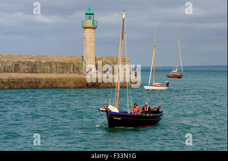 Alten Segelregatta, Jetée de Penthièvre, Binic Hafen in der Nähe von Saint-Brieuc, Côtes-d ' Armor, Bretagne, Bretagne, Frankreich Stockfoto