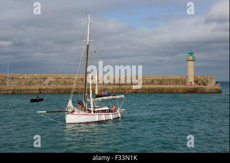 Alten Segelregatta, Jetée de Penthièvre, Binic Hafen in der Nähe von Saint-Brieuc, Côtes-d ' Armor, Bretagne, Bretagne, Frankreich Stockfoto