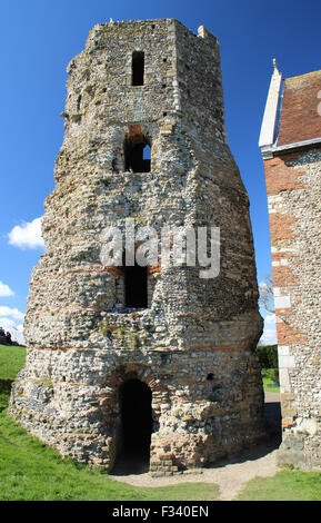 Dover Castle, das römische Leuchtturm Pharos Stockfoto