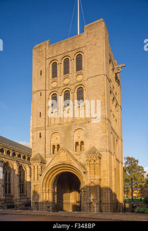 Norman Tower UK, Blick auf den normannischen Turm aus dem 12. Jahrhundert in Bury St. Edmunds, Suffolk, England. Stockfoto