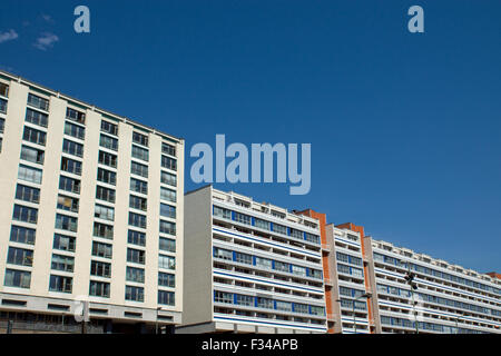 Gebäude aus vorgefertigten Betonplatten in Ost-Berlin Stockfoto