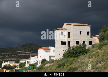 Unvollendete spanische villa Stockfoto