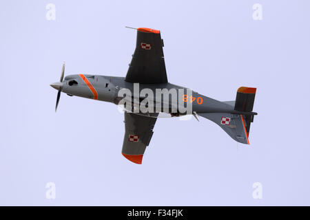 Polnische Luftwaffe PZL-Okecie PZL-130TC-2 Turbo Orlik Kunstflugstaffel während einer Probe für die Airshow-Display. Stockfoto