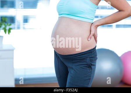 Mittleren Bereich der schwangeren Frau Stockfoto