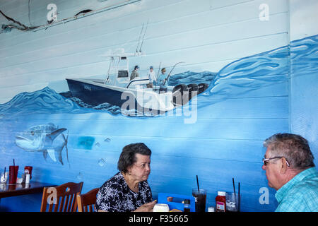 Fort Ft. Pierce Florida, City Marina, Original Tiki Bar & Restaurant, Meeresfrüchte, Restaurant Restaurants Essen Essen Essen Essen gehen Cafe Cafés Bistro, innen Stockfoto