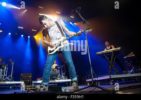 Sep 13, 2015 - Raleigh, North Carolina; USA - führt Musiker JACK ANTONOFF der Band The Bleachers live als Teil des G105 Shin Dig, die in Walnut Creek Amphitheater befindet sich in Raleigh stattfand. Copyright 2015 Jason Moore. © Jason Moore/ZUMA Draht/Alamy Live-Nachrichten Stockfoto