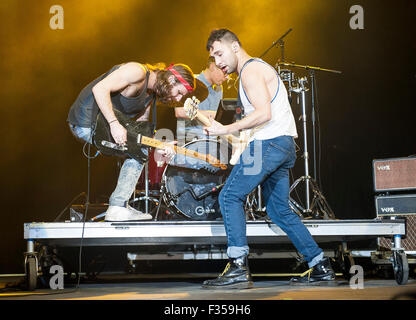 Sep 13, 2015 - Raleigh, North Carolina; USA - führt Musiker JACK ANTONOFF der Band The Bleachers live als Teil des G105 Shin Dig, die in Walnut Creek Amphitheater befindet sich in Raleigh stattfand. Copyright 2015 Jason Moore. © Jason Moore/ZUMA Draht/Alamy Live-Nachrichten Stockfoto