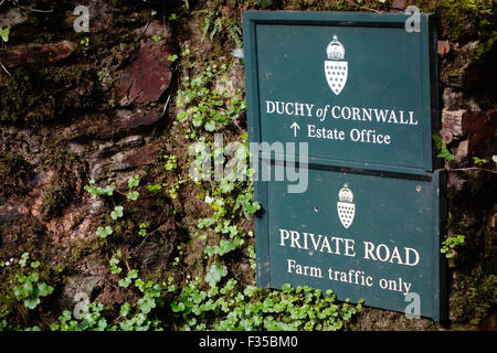 Herzogtum Cornwall Estate Office Zeichen, Restormel, Nr Lostwithiel, Cornwall, England, Vereinigtes Königreich Stockfoto