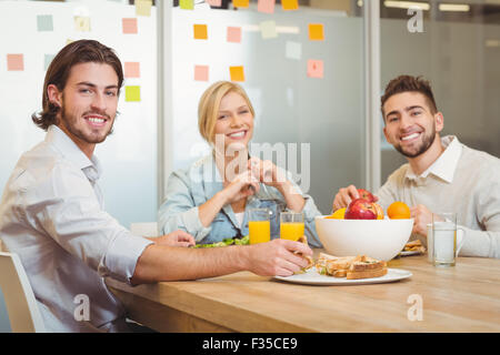 Geschäftsleute mit Mittagessen Stockfoto