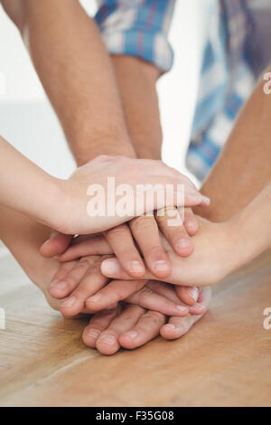 Geschäftsleute, die ihre Hände Zusammenstellung Stockfoto