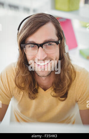 Close-up Portrait von Hipster mit Kopfhörern Stockfoto