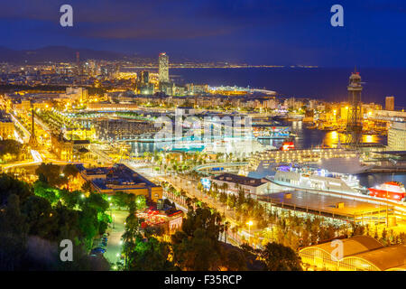 Luftbild Barcelona bei Nacht, Katalonien, Spanien Stockfoto