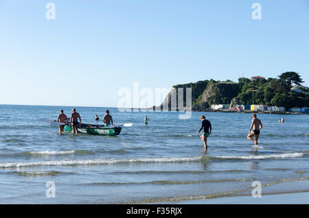 Surf Life Saving Team, Titahi Bay, Porirua, Wellington, Nordinsel, Neuseeland Stockfoto