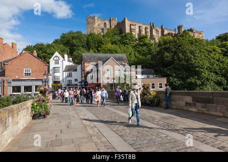 Voll Silber Street und Framwellgate Brücke in the Center of Durham, Großbritannien Stockfoto