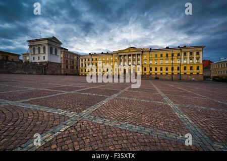 Abends Blick auf Senatsplatz in Helsinki, Finnland. Stockfoto