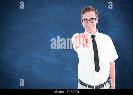 Zusammengesetztes Bild geeky junge Hipster auf Kamera zeigen Stockfoto