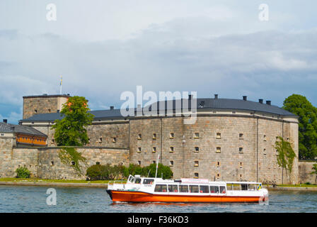 Boot vor Kastellet, die Festung, Vaxholmen Island, Vaxholm, in der Nähe von Stockholm, Schweden Stockfoto