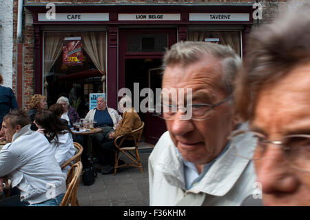 Cafe Taverne Lion Belge. Brügge.  Brügge; Cafe; Taverne; Lion; Belge; Brügge; Abenteuer; Anziehungskraft; belgische; Belgien; Benelux; Stockfoto