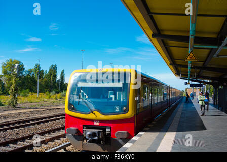 Ring-Linie 42, Schöneberg S-Bahn Bahnhof, Berlin, Deutschland Stockfoto