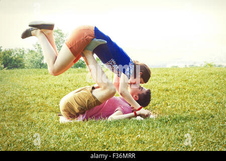 Glückliche junge Liebespaar Stockfoto