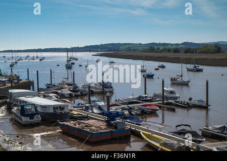 Boote in Bath ein Dorf am Fluss Eve im East Devon England Großbritannien Stockfoto