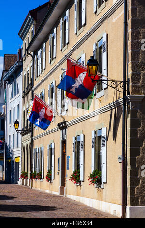 Die lokale Regierung Gebäude auf dem Hauptplatz von Nyon in der Schweiz Stockfoto